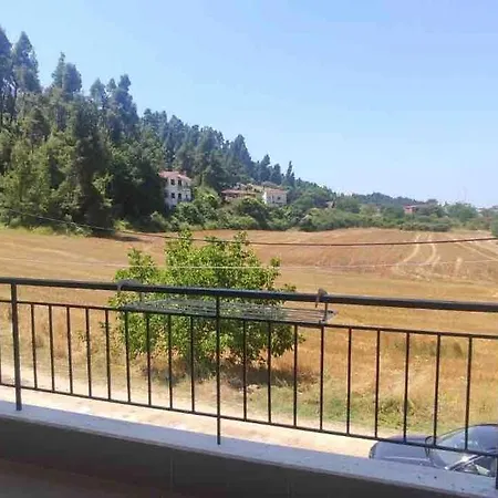 ομορφη εξοχικη κατοικια Fourka