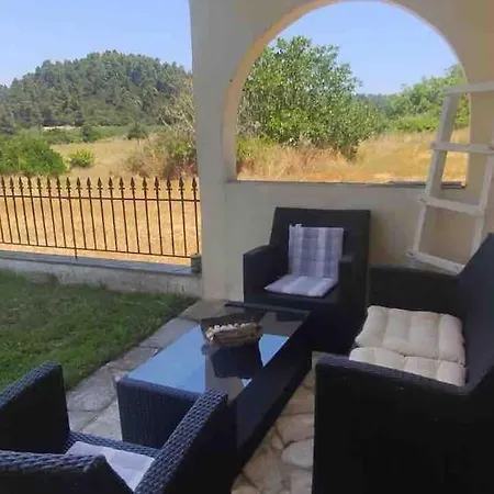 ομορφη εξοχικη κατοικια Apartamento Fourka