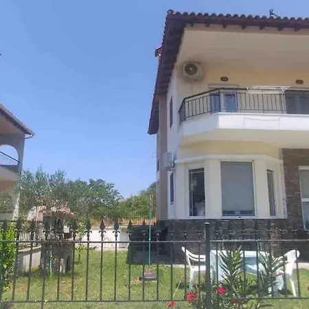 ομορφη εξοχικη κατοικια Фурка