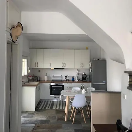 ομορφη εξοχικη κατοικια *