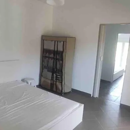 ομορφη εξοχικη κατοικια