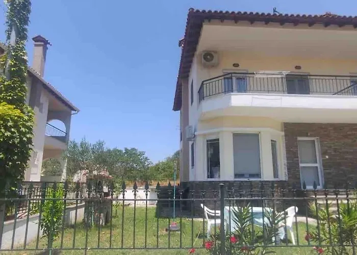 ομορφη εξοχικη κατοικια Fourka